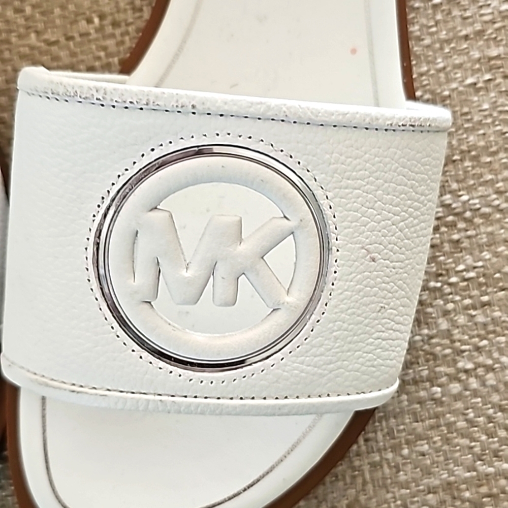 Michael Kors MK Logo slides slip on white size 6.5 nwt - Picture 2 of 5